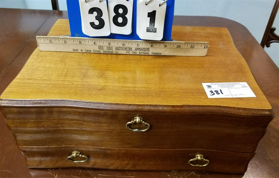 BX/ SILVERPLATE FLATWARE (1 of 2)