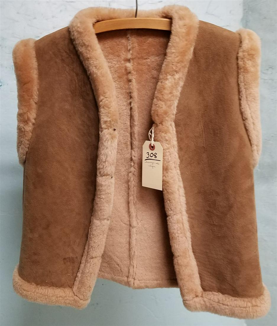 SHEARLING VEST SAYER OF NAPA (1 of 4)
