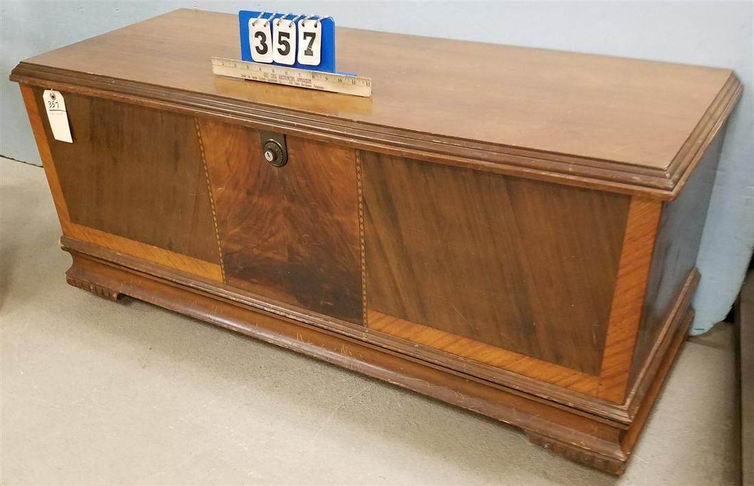 DECO WALNUT CEDAR CHEST (1 of 4)