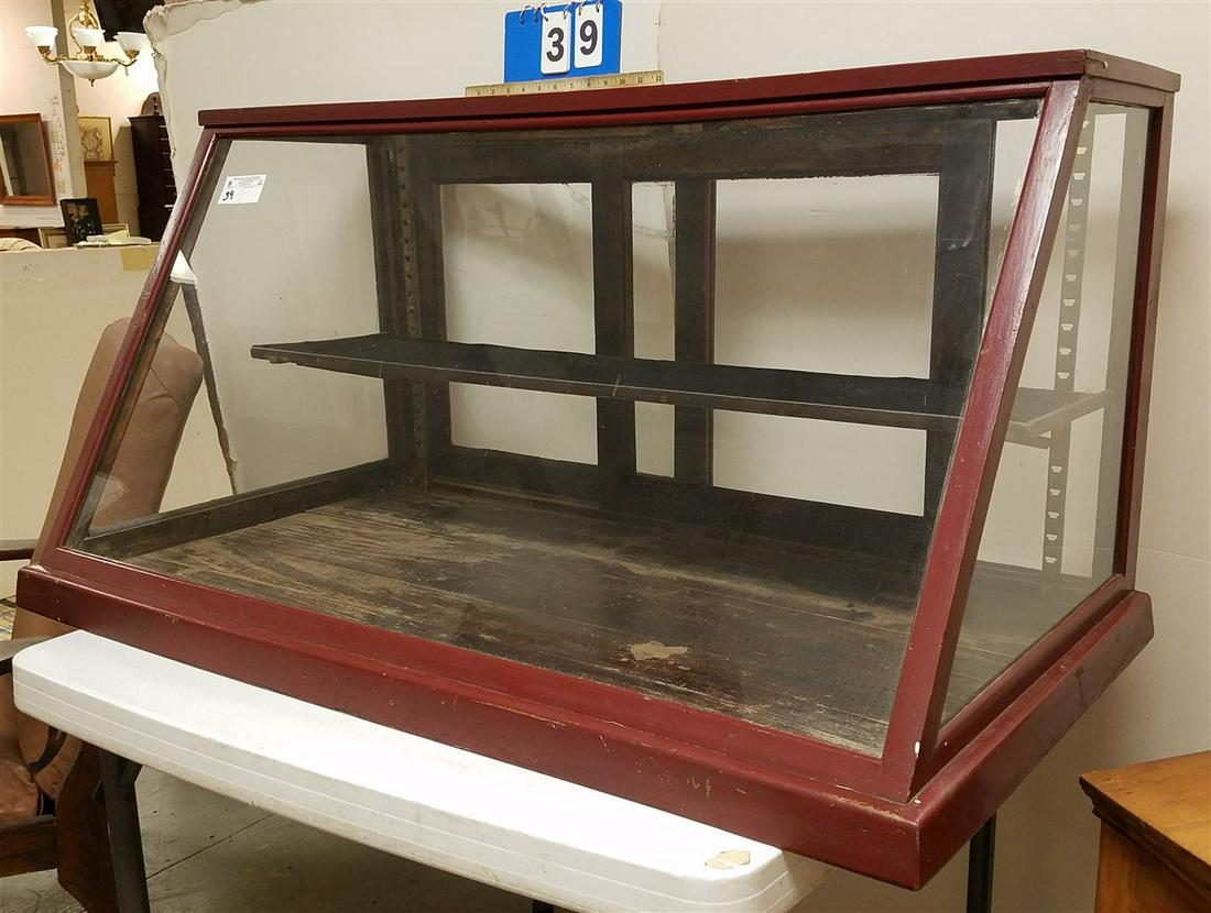 c.1890 STORE COUNTER TOP SHOWCASE, 23"H X 45"W X 24.5"D (1 of 2)