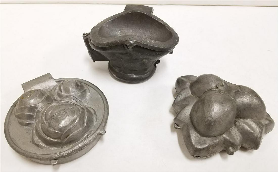 3 CHOCOLATE MOLDS (1 of 9)