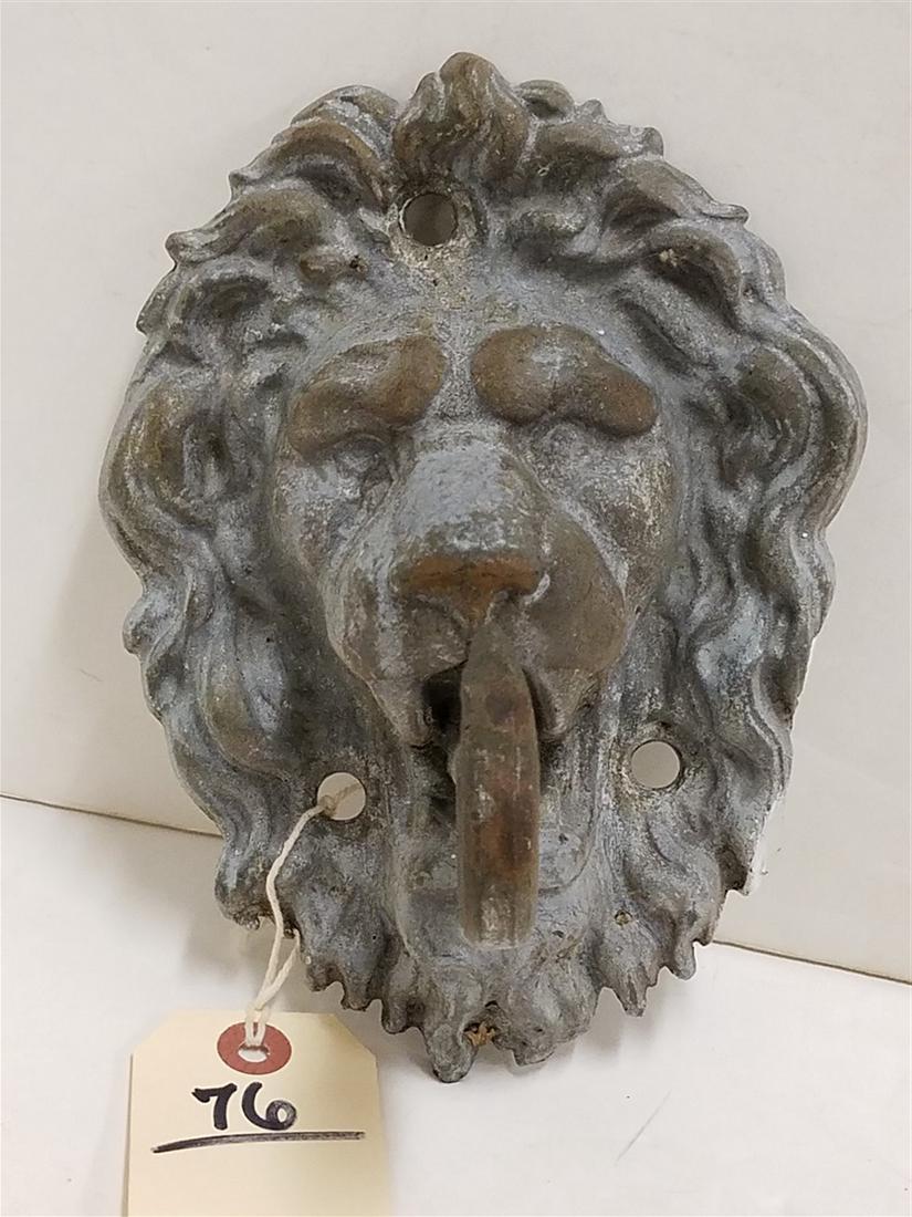 CAST IRON LION HEAD HANGER, 8"H X 6"W: CAST IRON LION HEAD HANGER, 8"H X 6"W