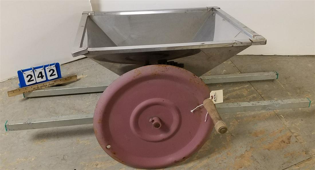 STAINLESS MANUAL DESTEMMER/CRUSHER: STAINLESS MANUAL DESTEMMER/CRUSHER