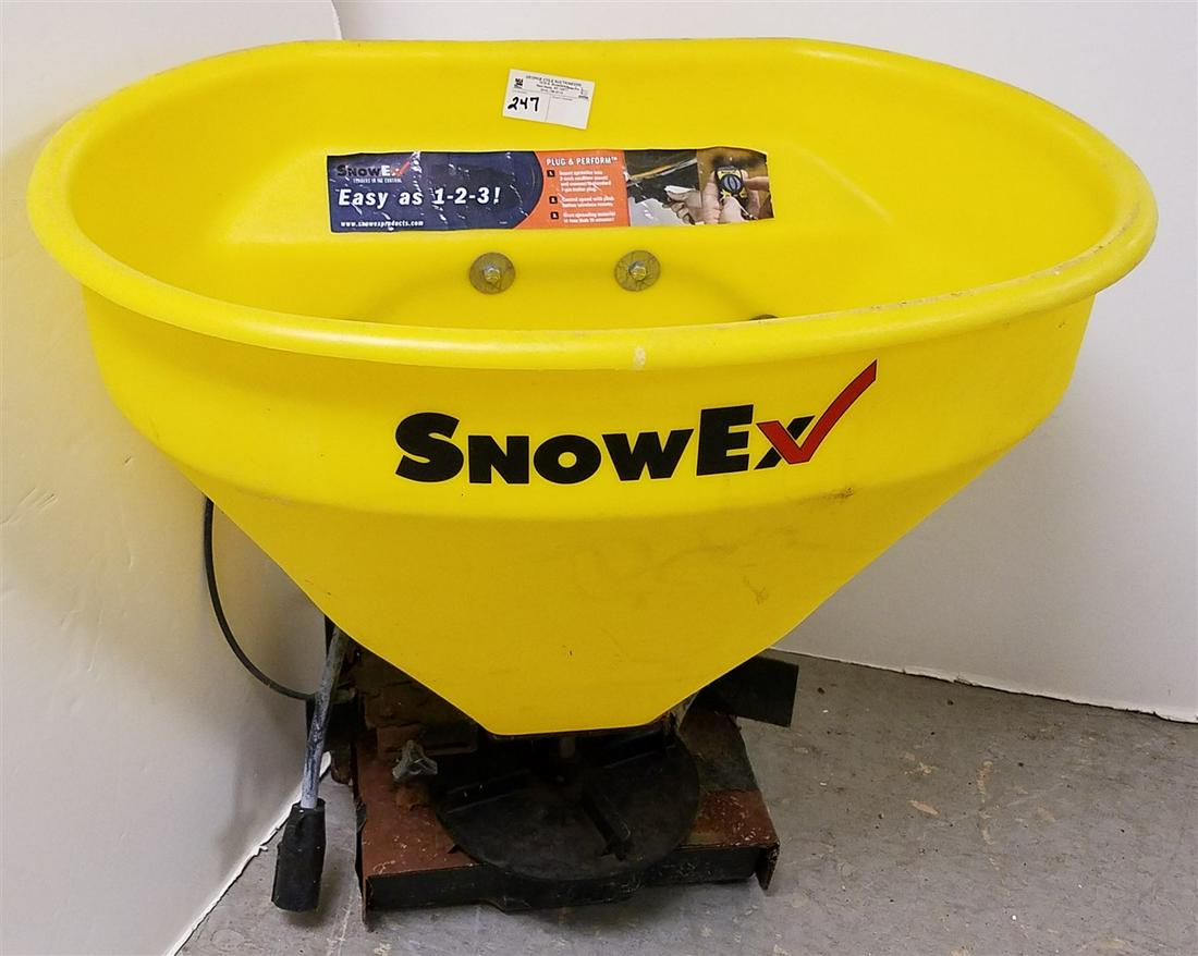 SNOW EX HITCH MOUNT SALT SPREADER (1 of 4)
