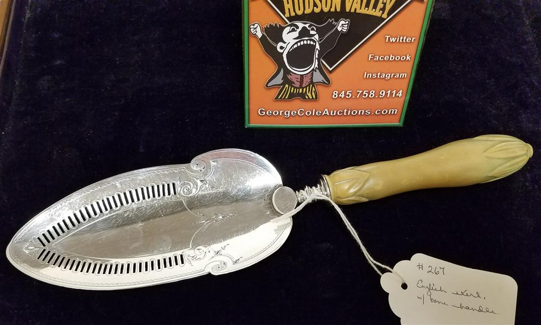 ENGLISH STERL. SERVING UTENSIL W/ BONE HANDLE: ENGLISH STERL. SERVING UTENSIL W/ BONE HANDLE