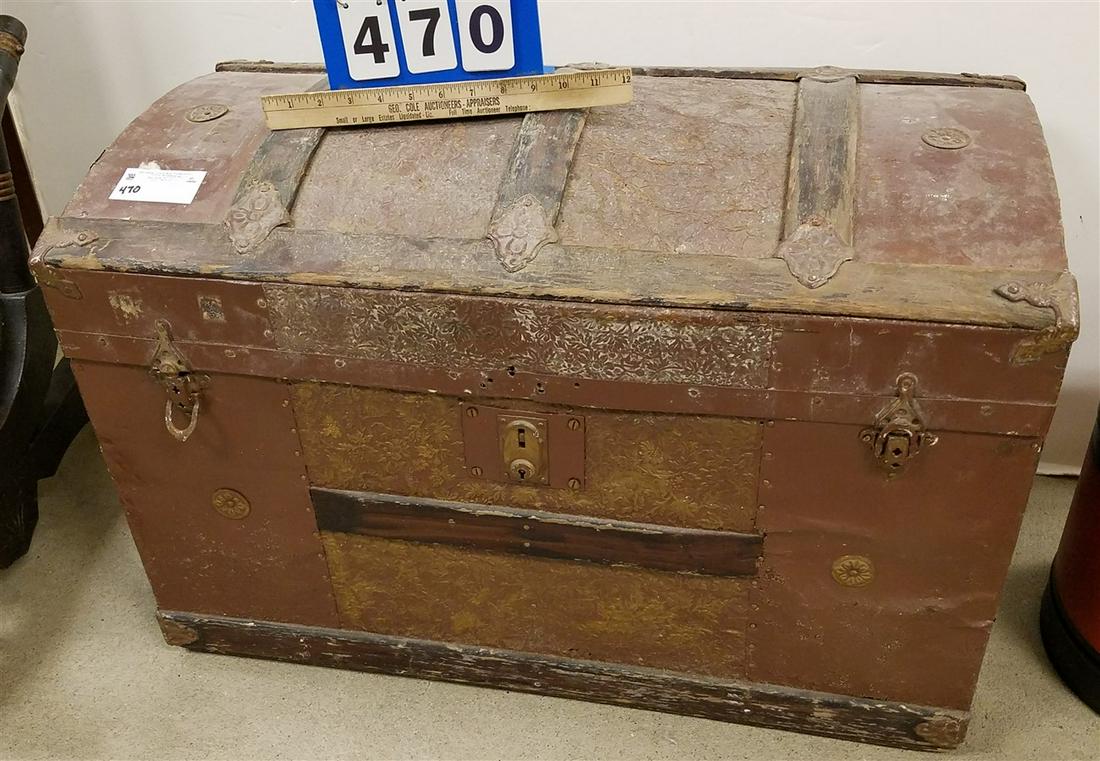 VICT. DOME TOP TRUNK (1 of 2)