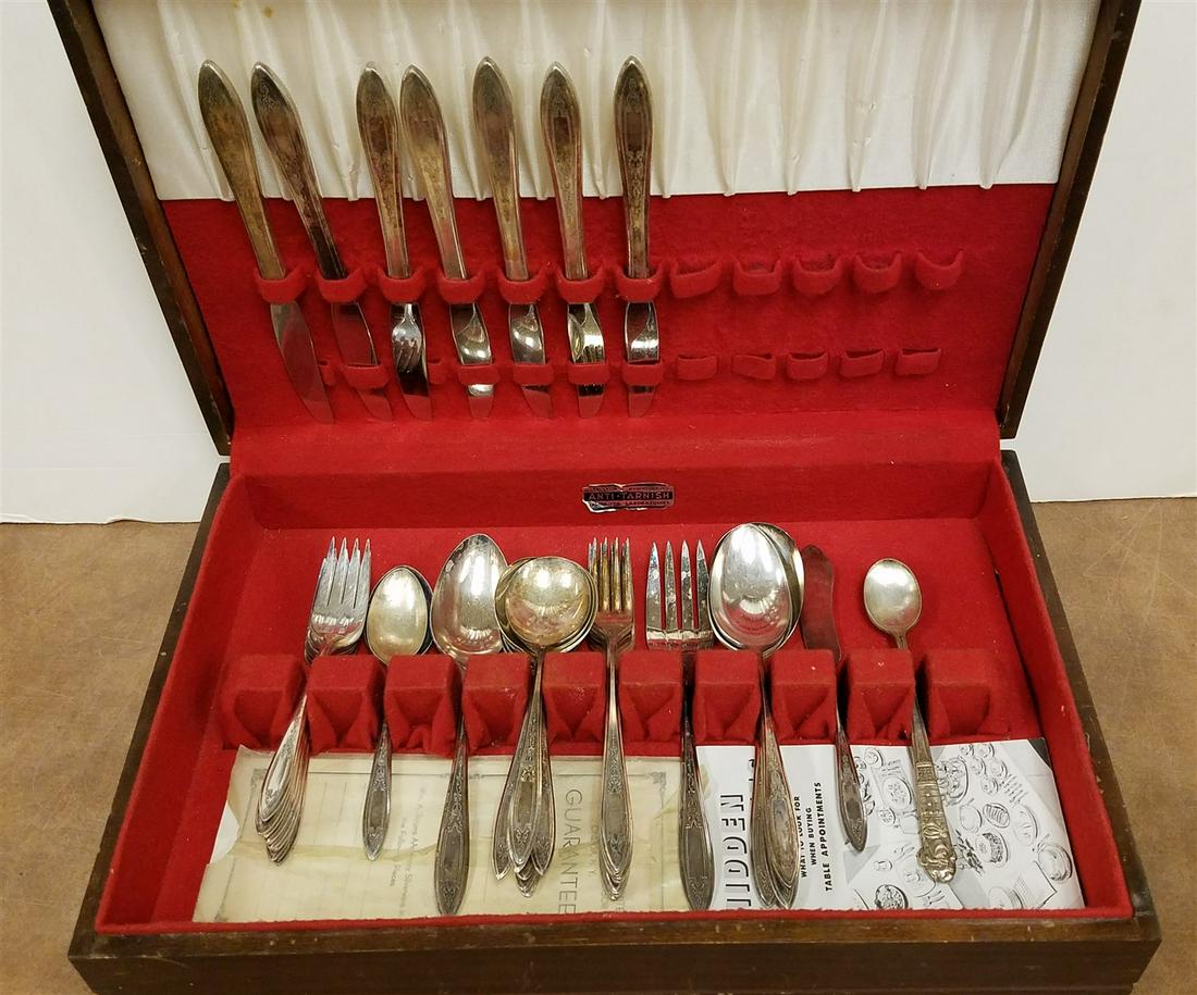 BX'D 38PC. WM. ROGERS SILVERPLATE FLATWARE SET (1 of 4)