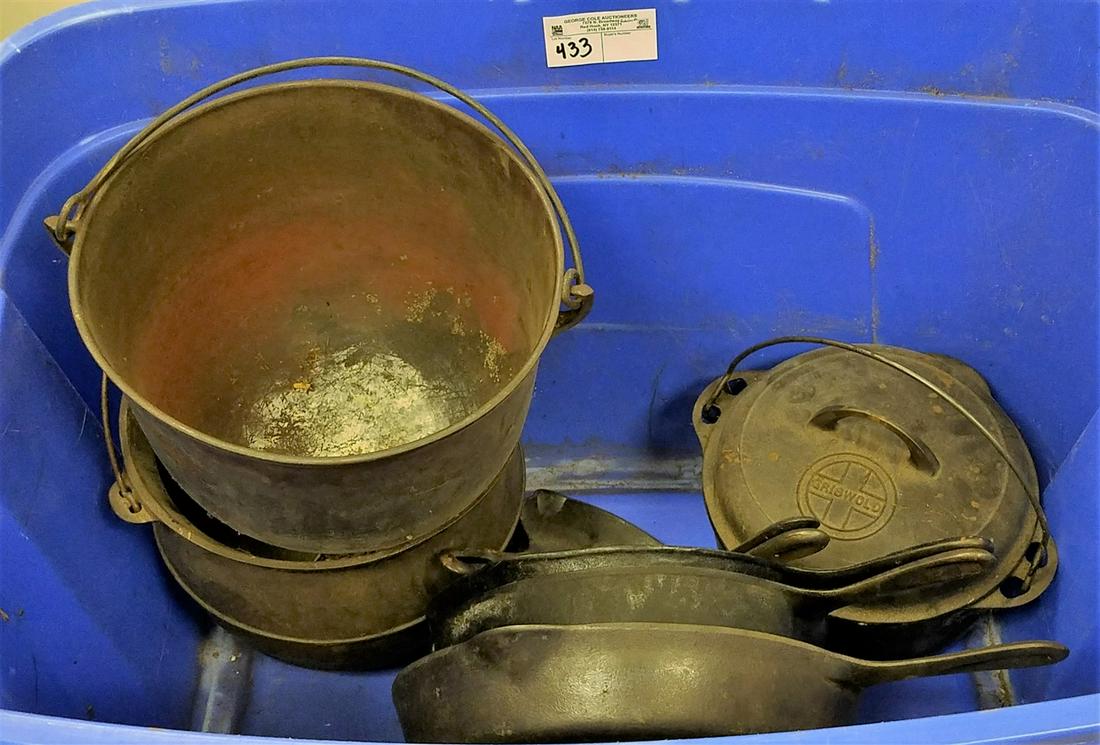 TUB GRISWOLD CAST IRON COOKWARE, 11PC. (1 of 4)
