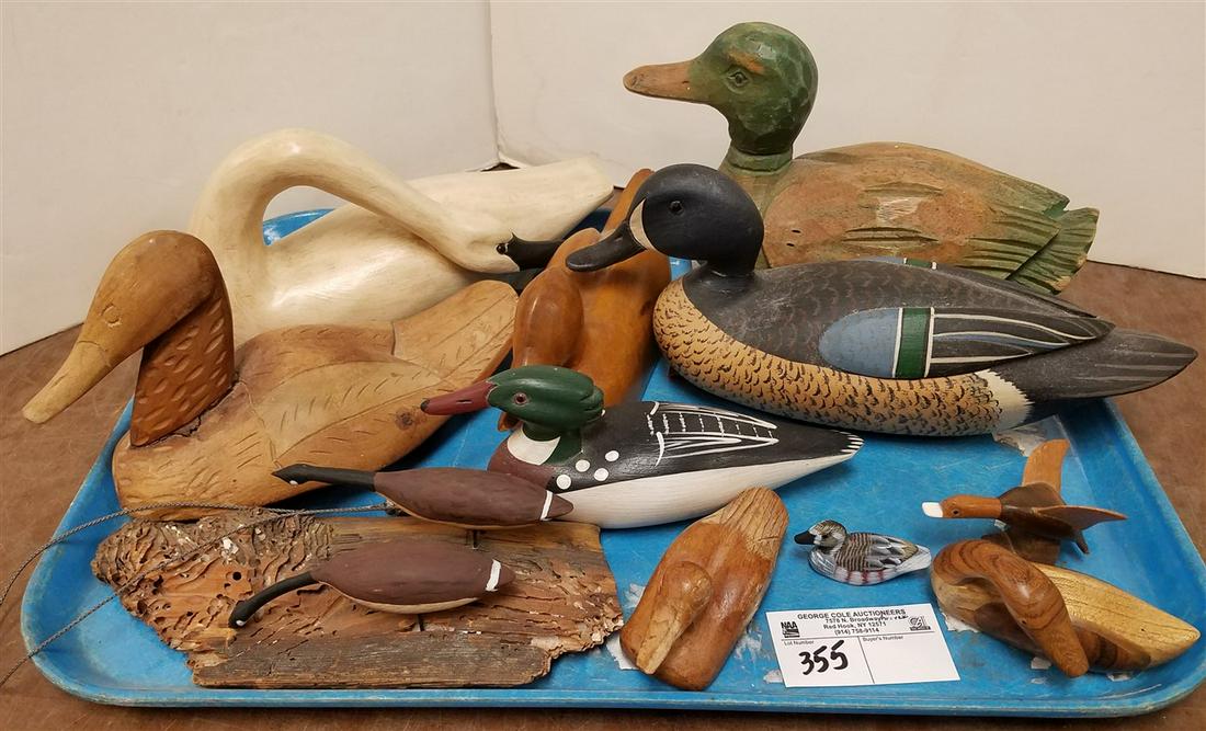 TRAY WOODEN DUCK + SWAN DECOYS: TRAY WOODEN DUCK + SWAN DECOYS
