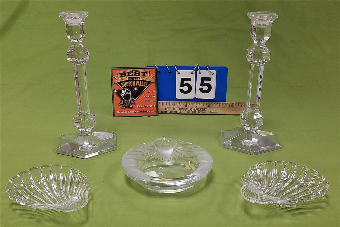 TRAY LALIQUE LION ASH TRAY, 5.75" DIAM., PR. BACCARAT: TRAY LALIQUE LION ASH TRAY, 5.75" DIAM., PR. BACCARAT SHELL BOWLS 1"H X 5.75" X 4.25" + PR. VAL ST. LAMBERT CANDLESTICKS