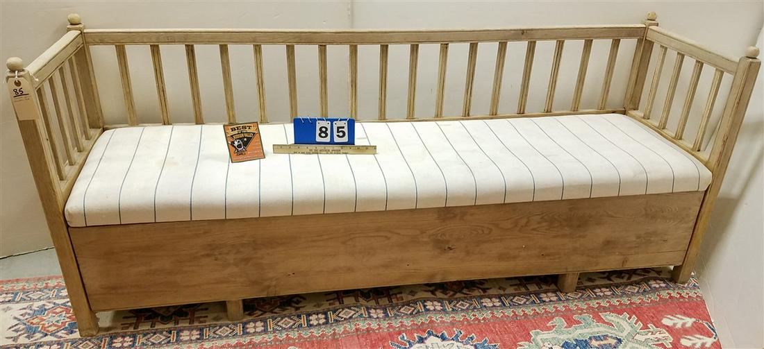 SCRUB PINE TRUNDLE BED: SCRUB PINE TRUNDLE BED