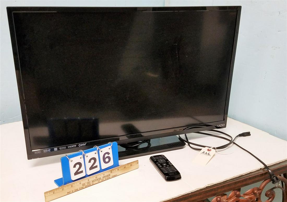 VISIO 31.5" FLAT SCREEN TV (1 of 1)
