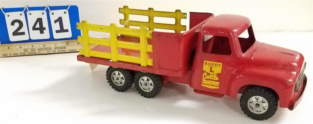 BUDDY L CATTLE TRANSPORT TRUCK (1 of 3)