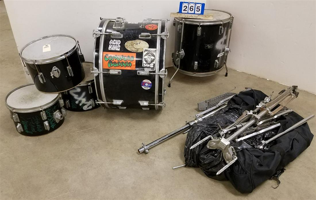 TAMA DRUM SET (1 of 1)