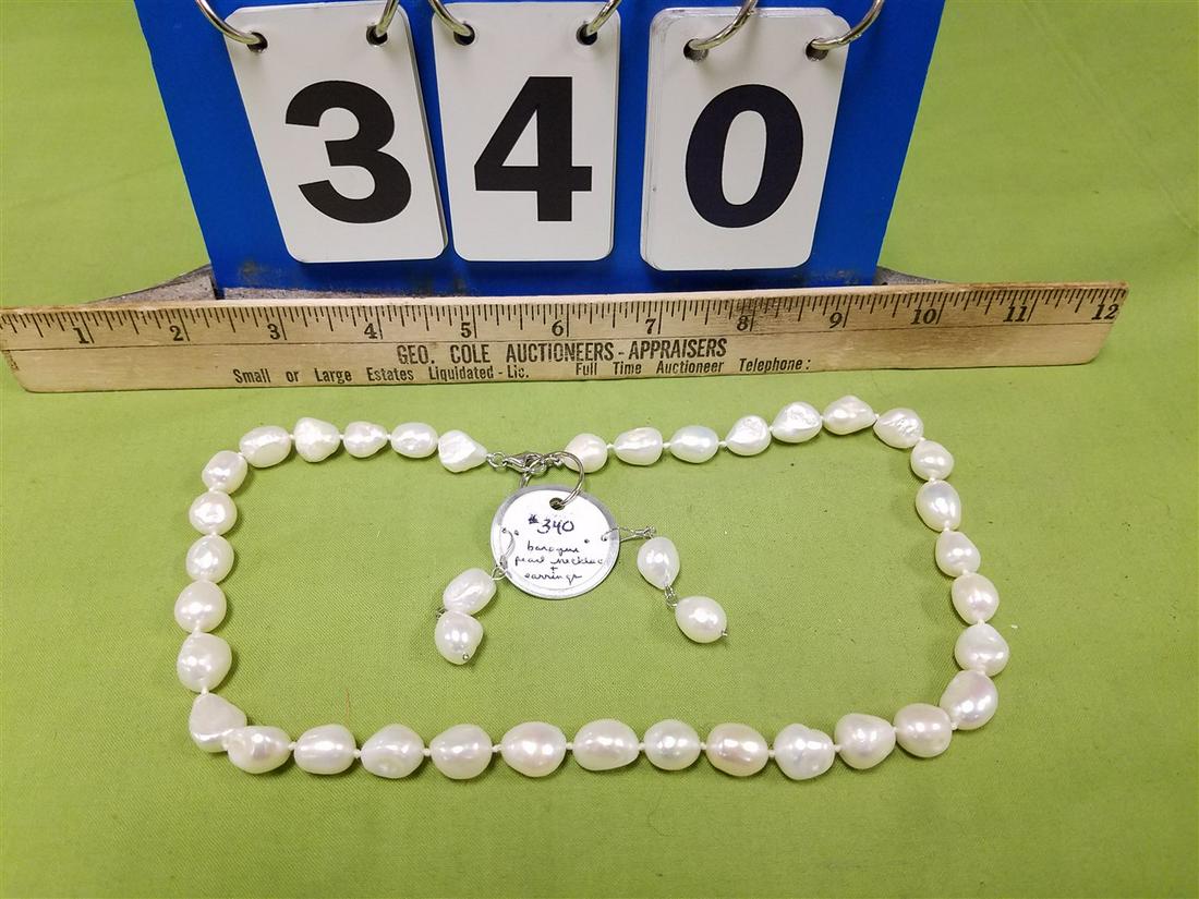 19" BAROQUE PEARL NECKLACE W/ PR. EARRINGS: 19" BAROQUE PEARL NECKLACE W/ PR. EARRINGS