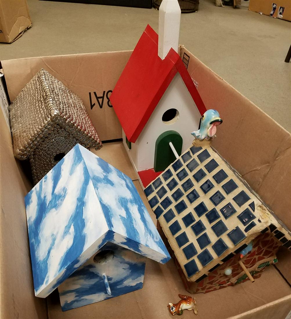 BX 4 FOLK ART BIRD HOUSES (1 of 5)