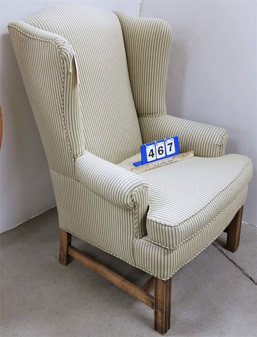 UPHOLS. WING CHAIR (1 of 2)