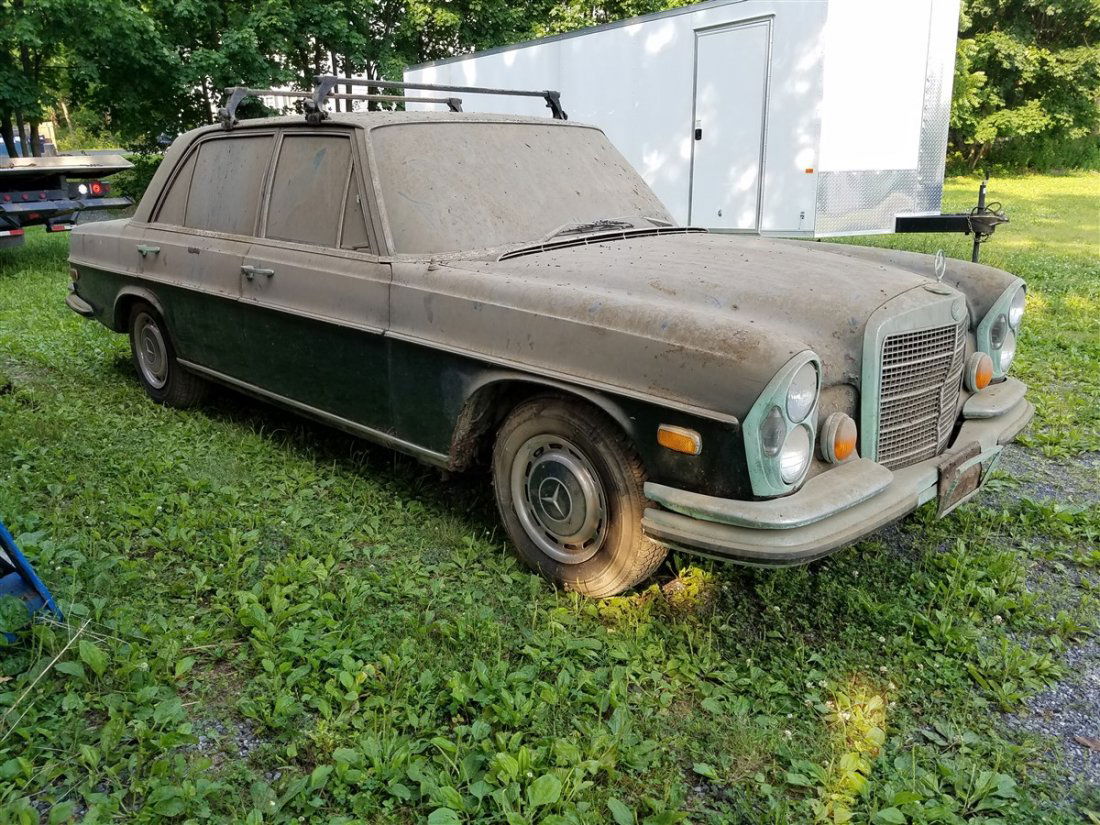 BARN FIND!!  1972 Mercedes Benz 280SEL 4.5 (1 of 17)