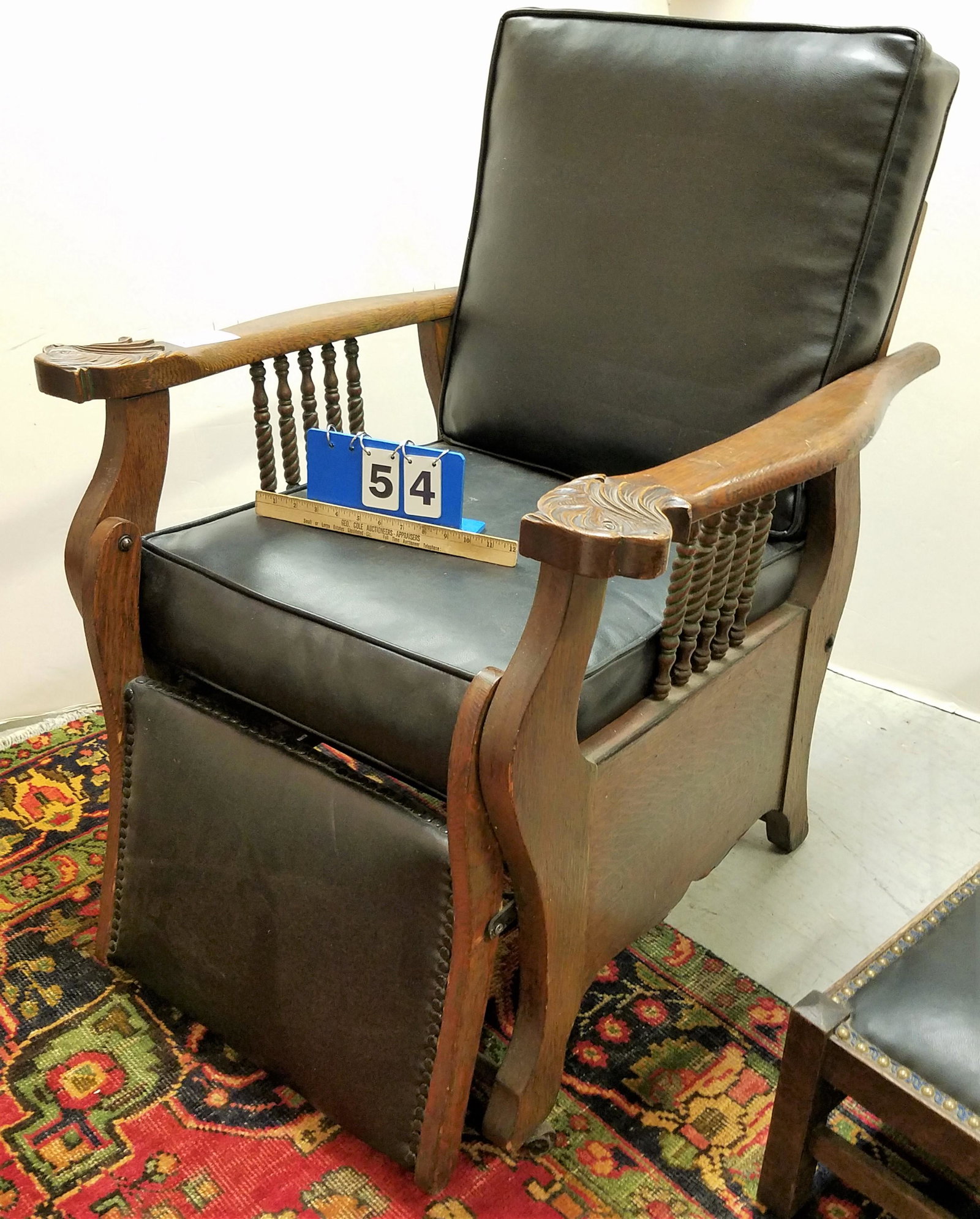 VINTAGE OAK RECLINER W/ MECHANICAL FOOT REST: VINTAGE OAK RECLINER W/ MECHANICAL FOOT REST