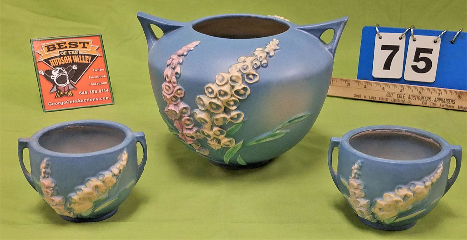 TRAY 3 PCS ROSEVILLE FOXGLOVE VASE 418-6" AND PR VASES (1 of 4)