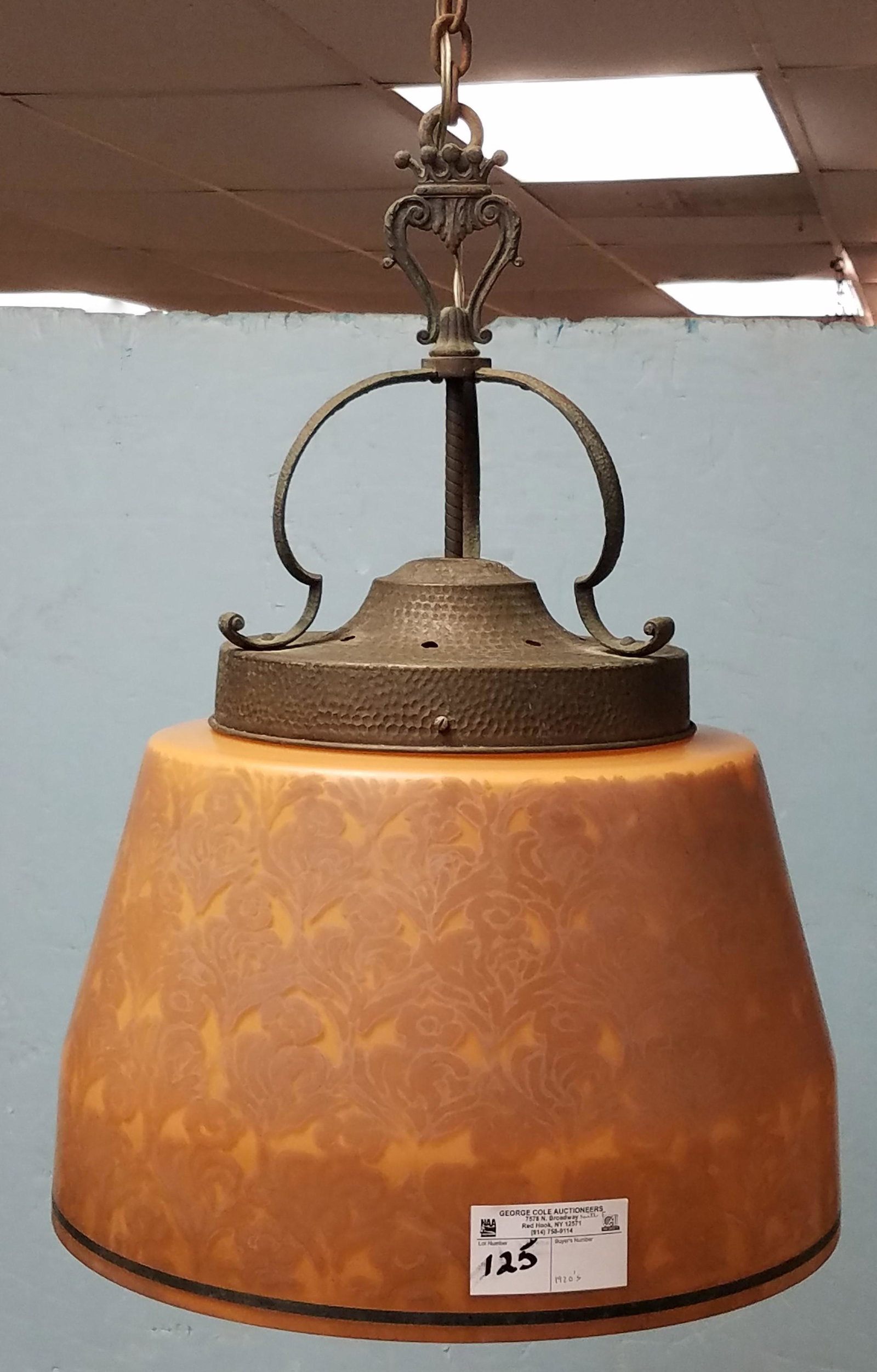 1920'S ETCHED AMBER SHADE CHANDELIER 22"H X 16" DIAM: 1920'S ETCHED AMBER SHADE CHANDELIER 22"H X 16" DIAM