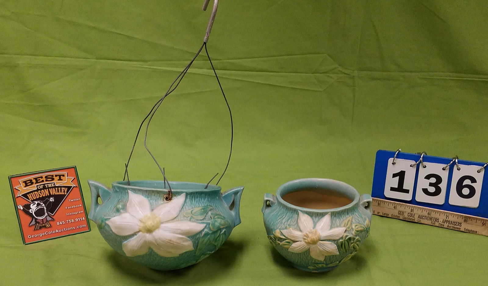 TRAY 2 PC ROSEVILLE CLEMATIS VASE 667-4" AND HANGING (1 of 8)