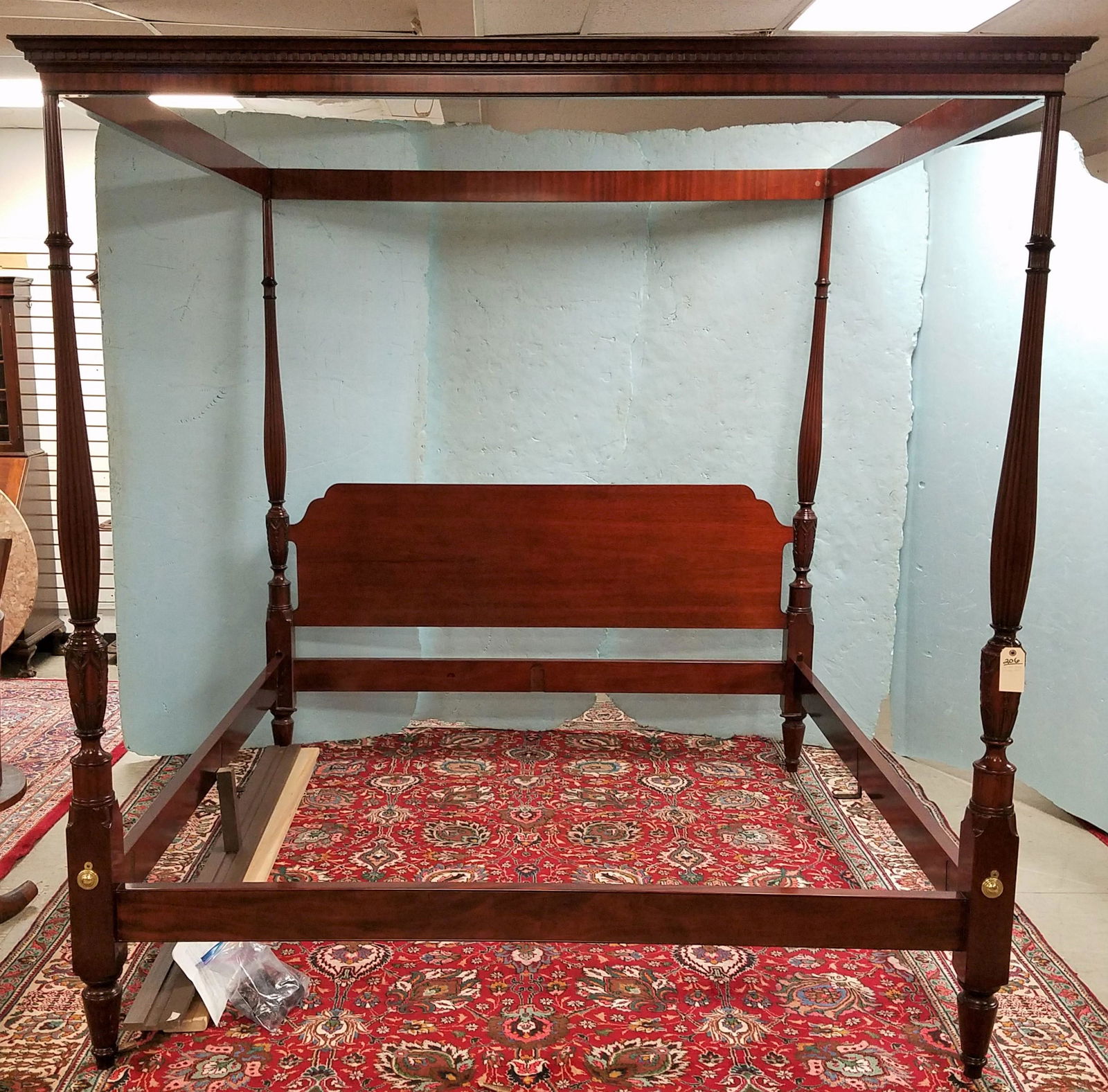 KINDEL MAHOG KING CANOPY BED (1 of 14)