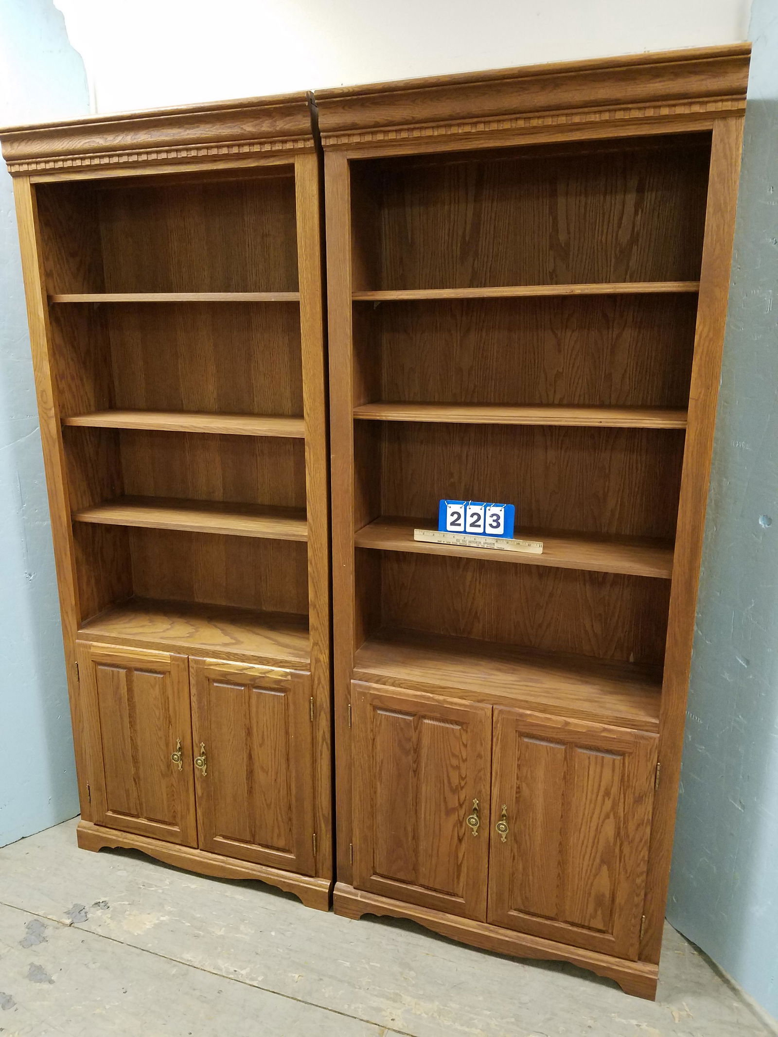 PR MASTERCRAFT SOLID OAK BOOKCASE 79"H X 32"W X 14"D (1 of 3)