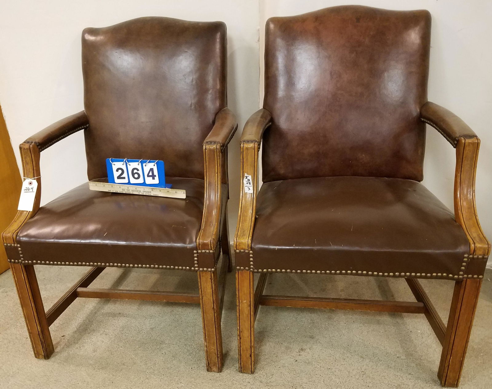 PR LEATHER UPHOLS. ARM CHAIRS (1 of 2)