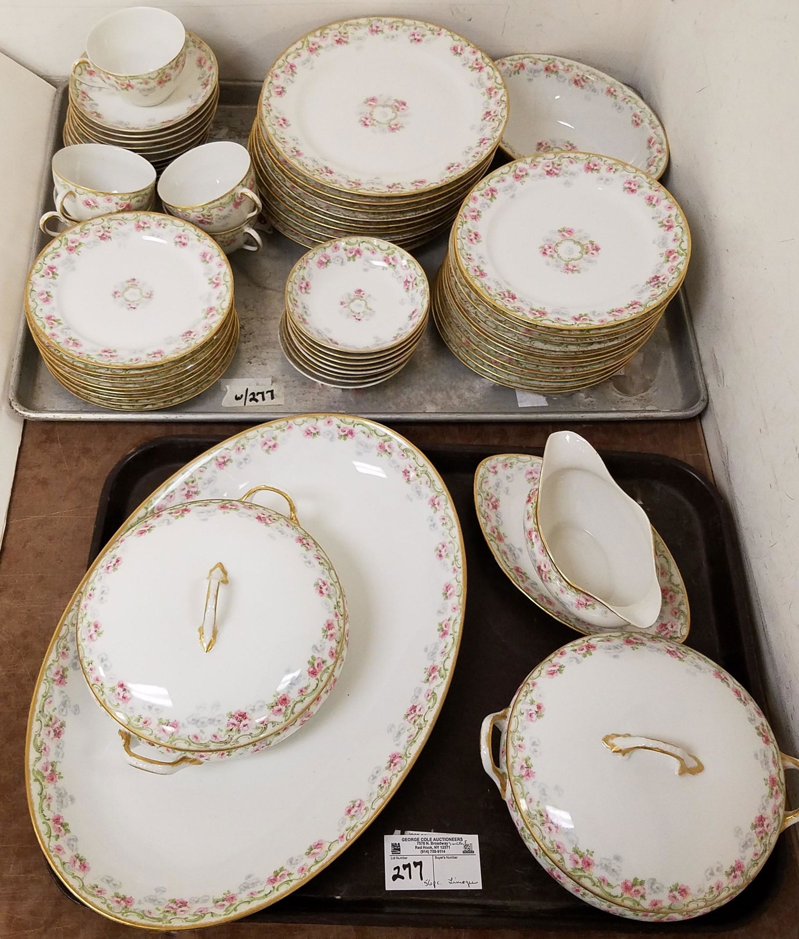TRAY 56pc LIMOGES DINNER SERVICE (1 of 2)