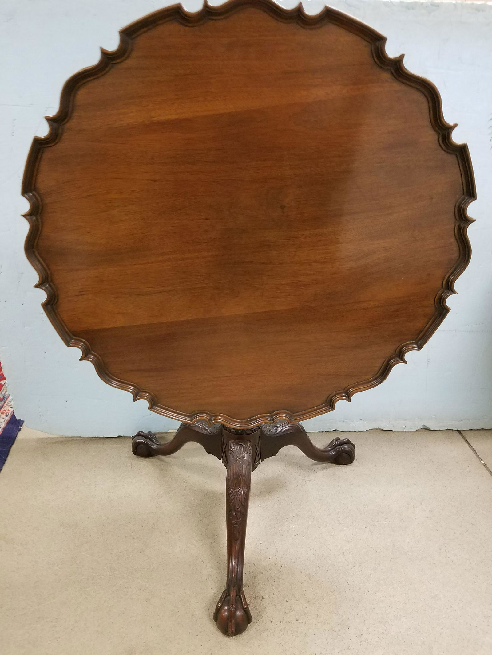 CHIPPENDALE STYLE THE COMPANY OF CRAFTSMAN TILT TOP TEA (1 of 9)