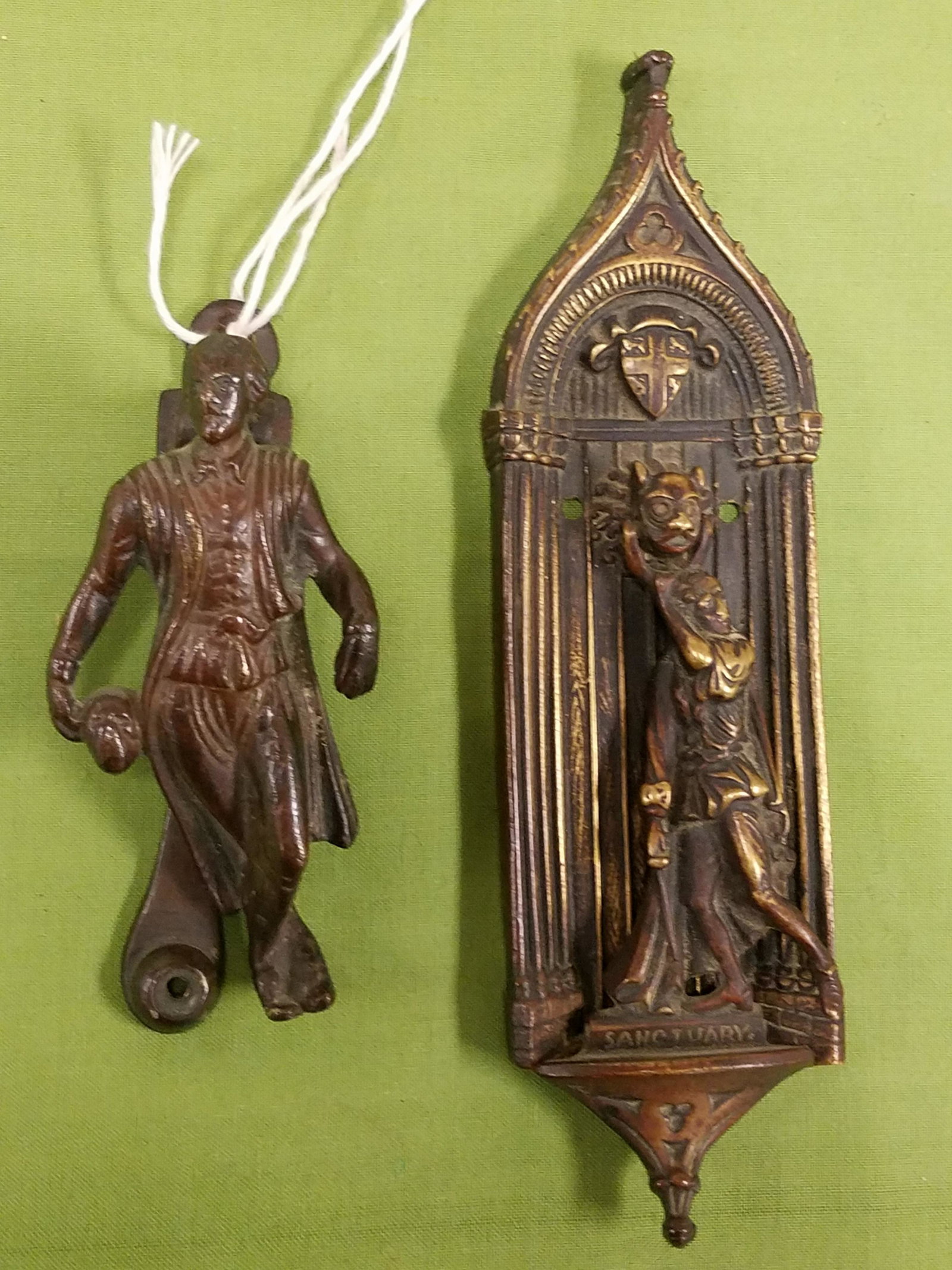 LOT 2 BRONZE DOOR KNOCKS 6.75" AND 4 1/4": LOT 2 BRONZE DOOR KNOCKS 6.75" AND 4 1/4"