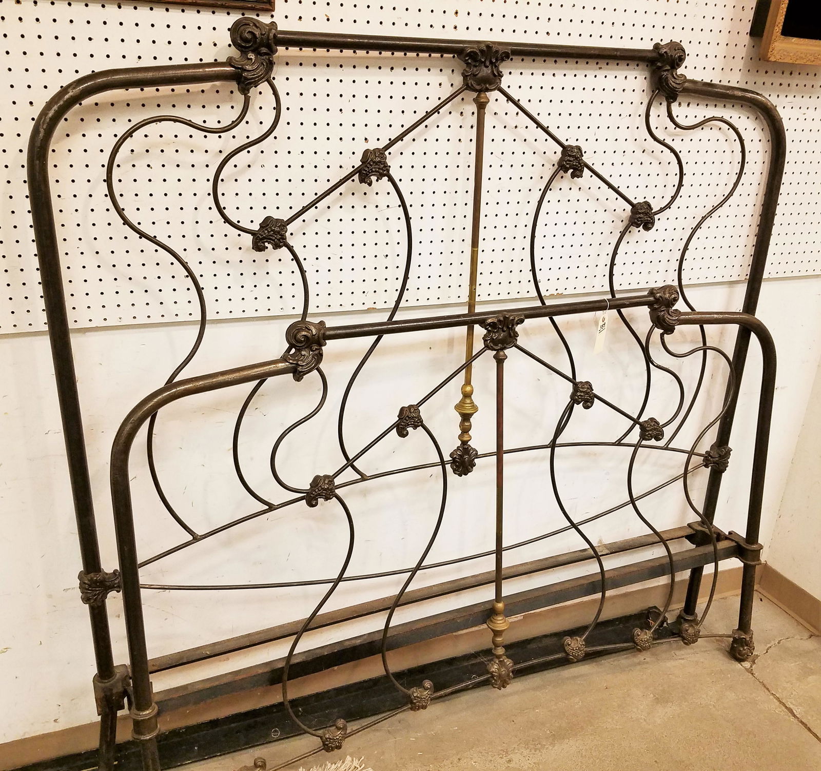 QUEEN SIZE BRASS AND IRON BED (1 of 4)