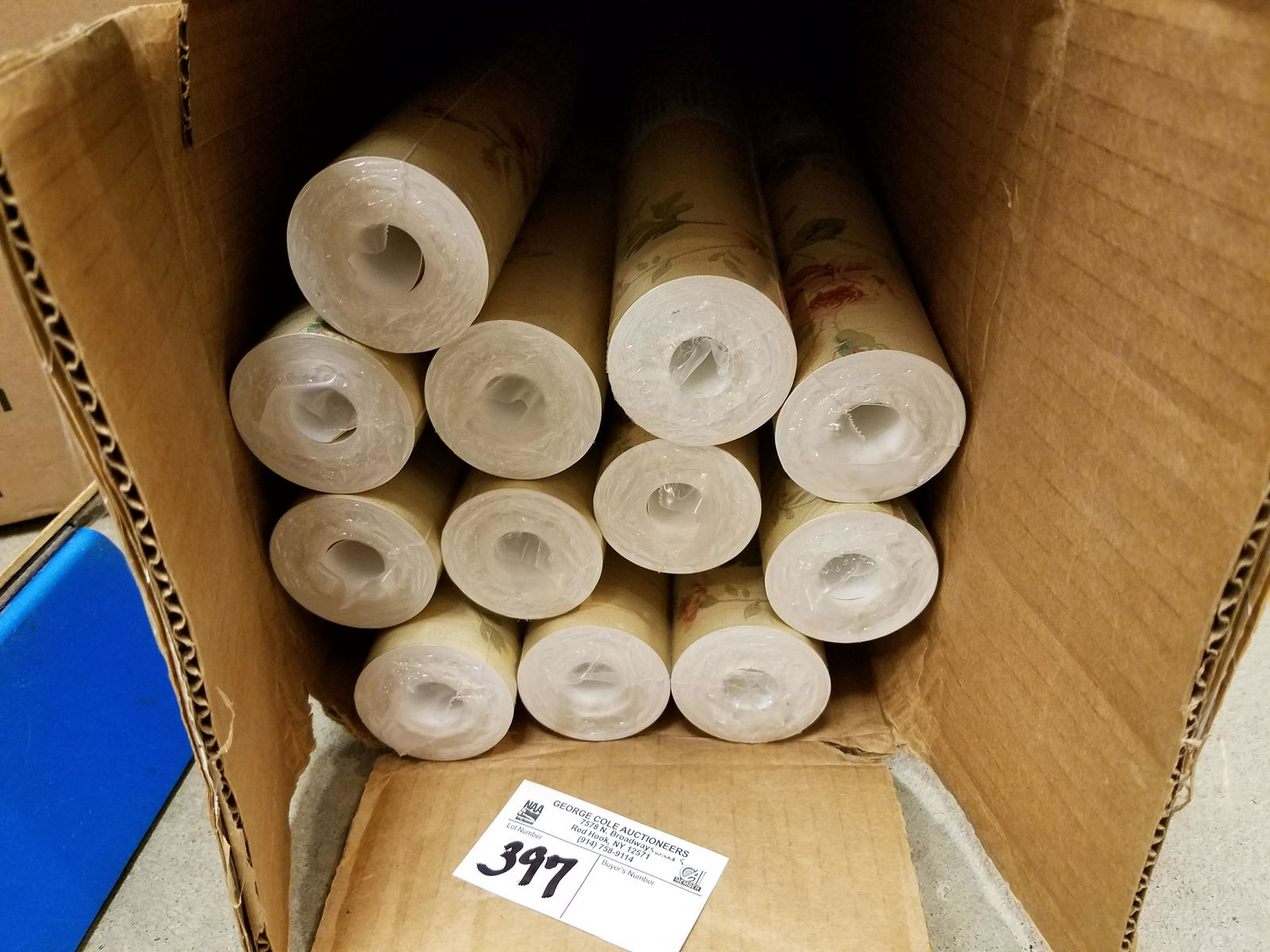 BX 12 ROLLS WALLPAPER (1 of 6)