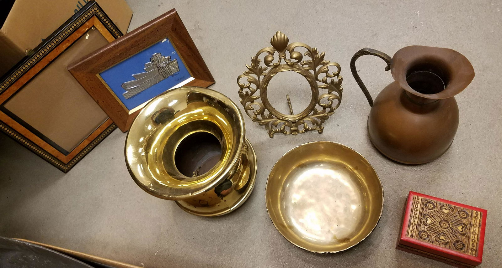BX PEWTER CHARGER, BRASS SPITOON, COPPER PITCHER, BRASS (1 of 3)