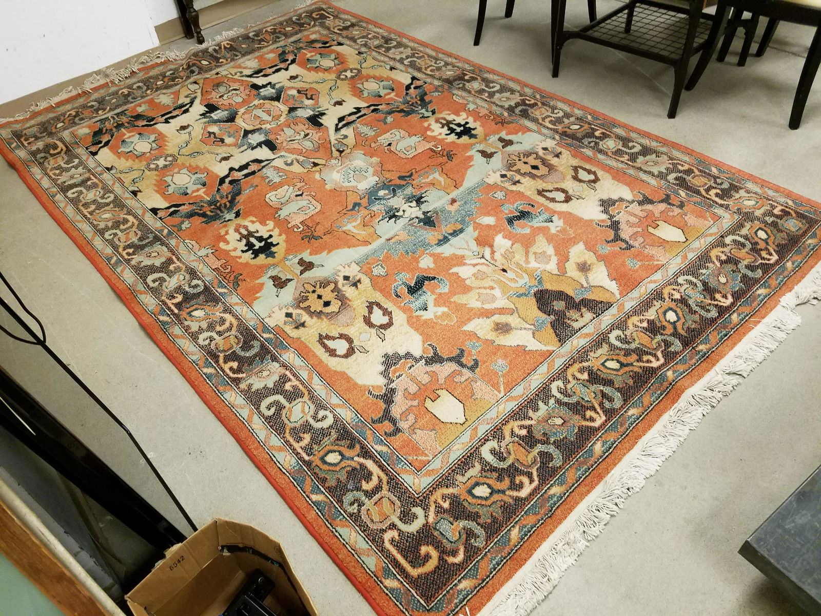 MACHINE MADE RUG 6'6" X 10' (1 of 4)