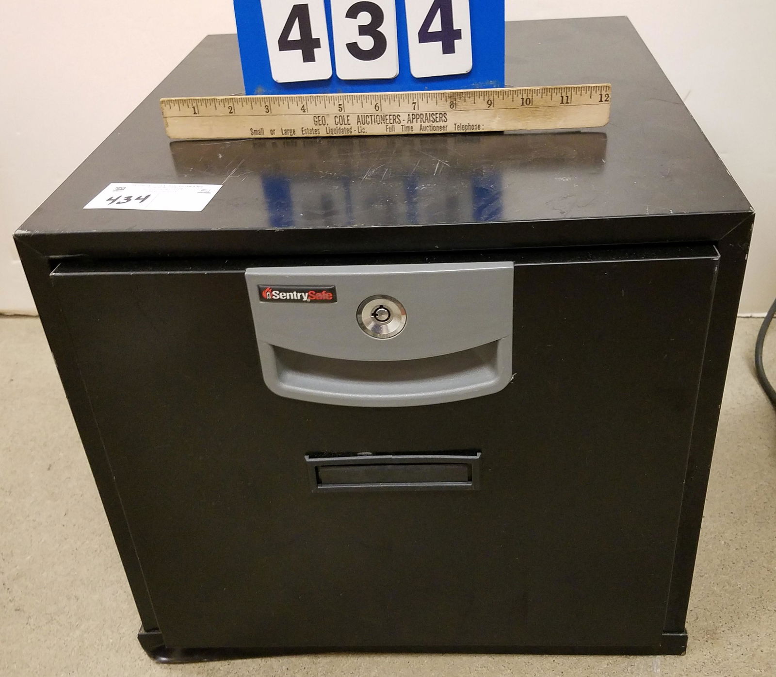 SENTRY SAFE 14"H X 16"W X 18"D (1 of 4)