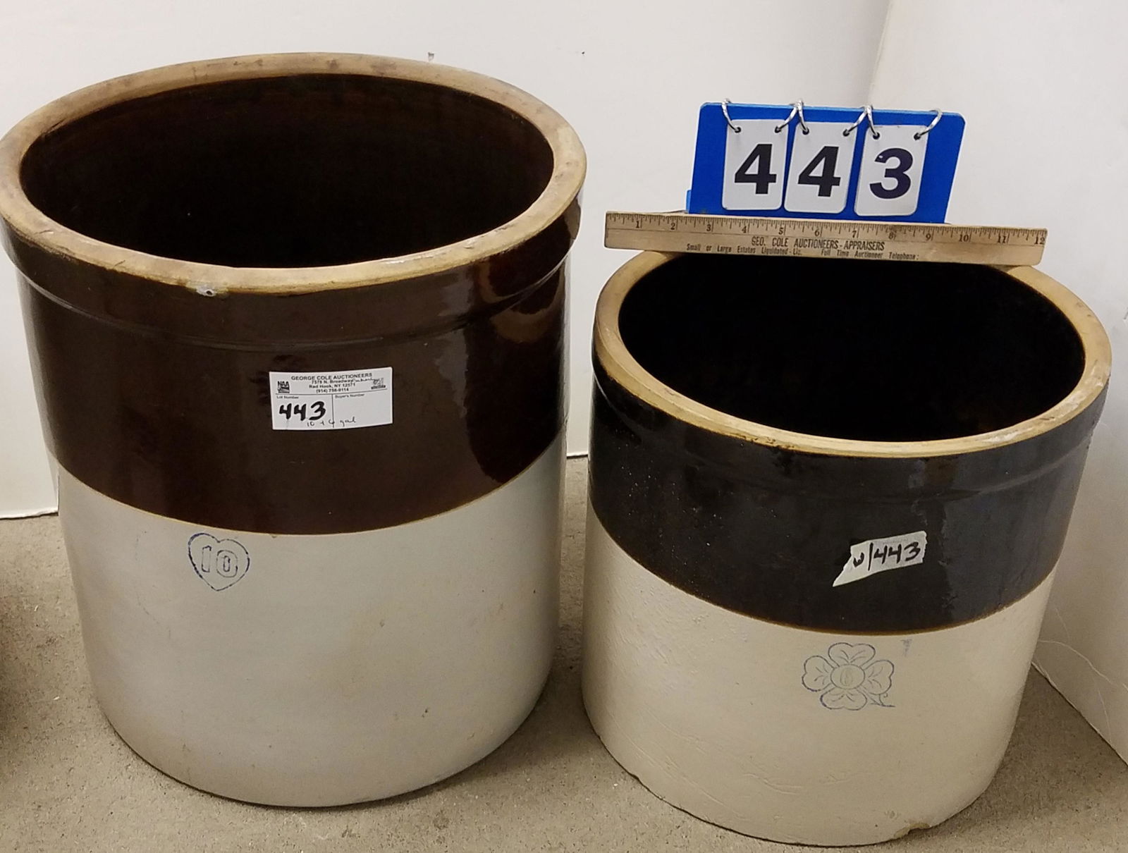 10 AND 6 GAL CROCKS (1 of 1)