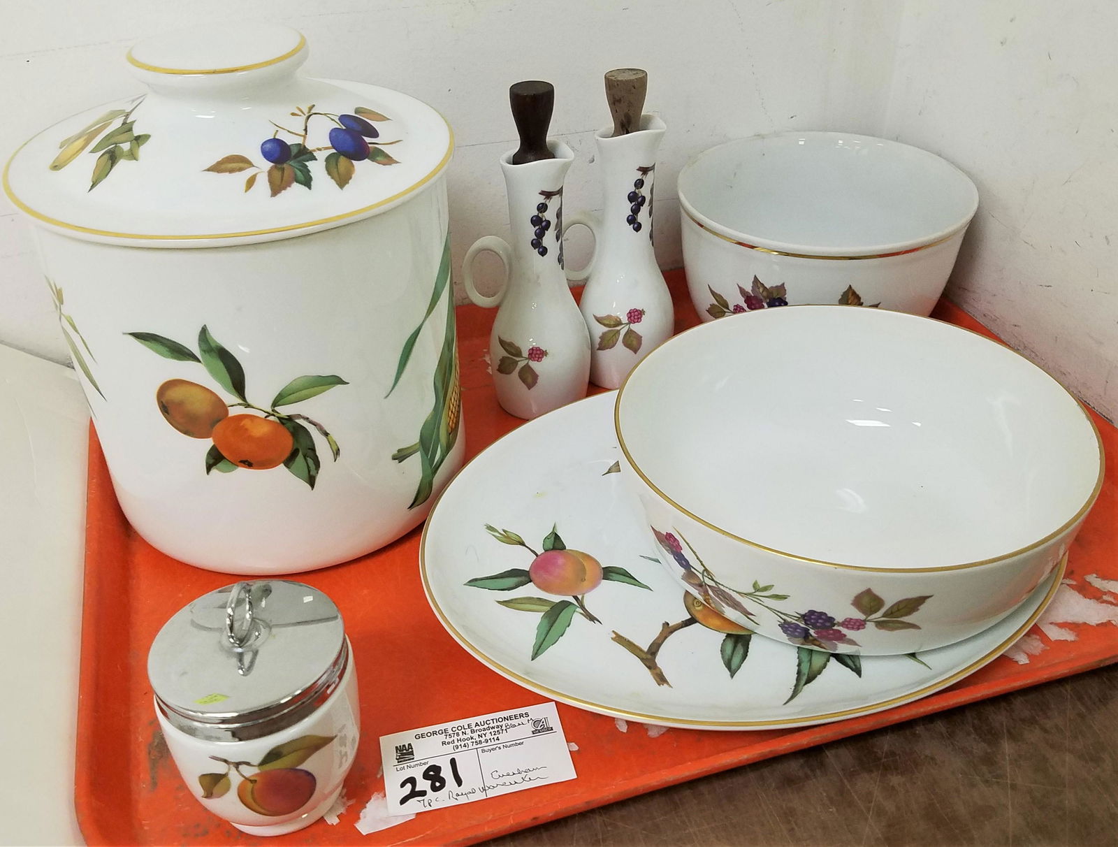 TRAY 7 PC ROYAL WORCESTER EVESHAM (1 of 5)