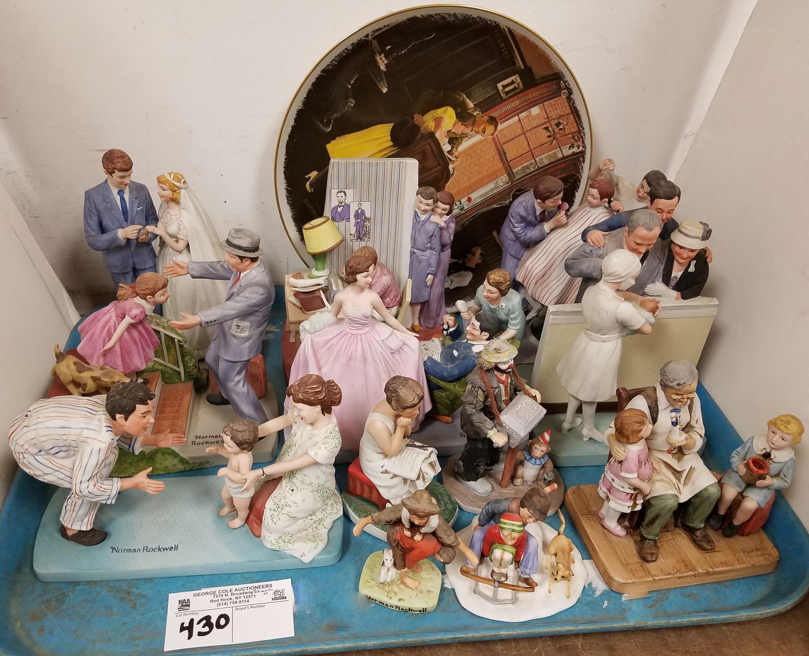 TRAY 11 PC NORMAN ROCKWELL FIGURINES AND GORHAM PLATE (1 of 2)