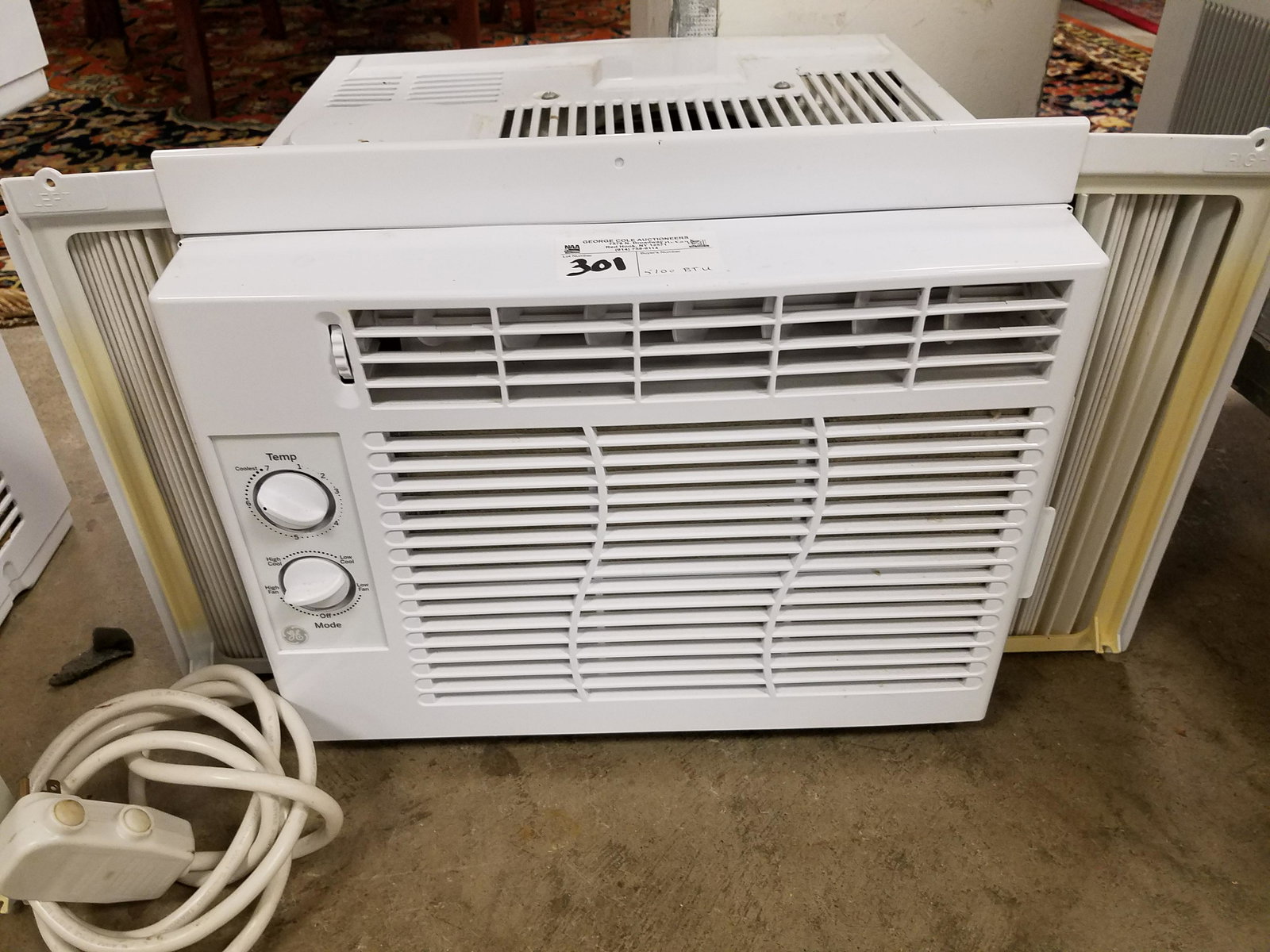 GE MODEL AEL05LXW1 5100 BTU AIR CONDITIONER (1 of 2)