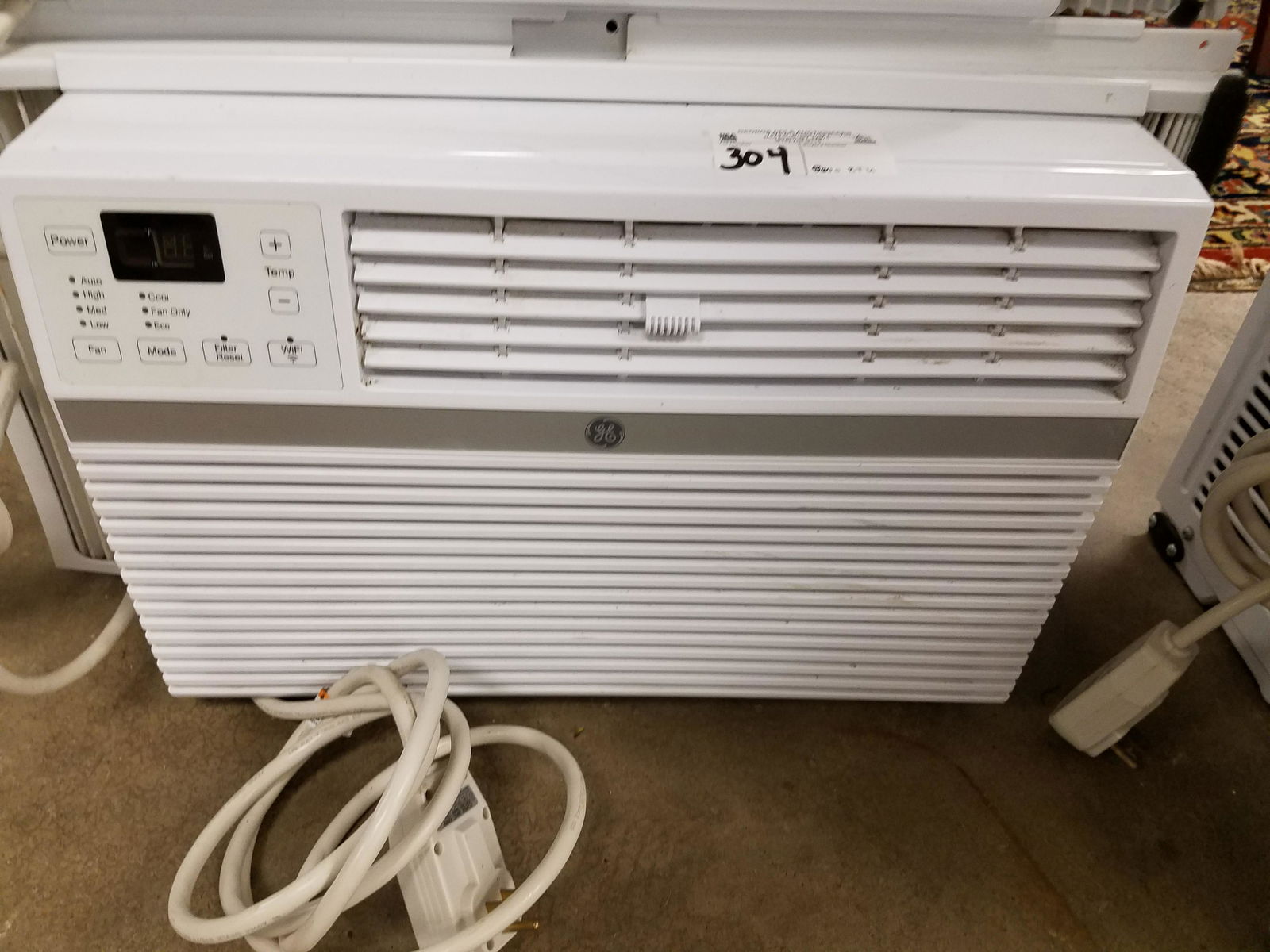GE MODEL AEC08LYL1 8000 BTU AIR CONDITIONER (1 of 2)