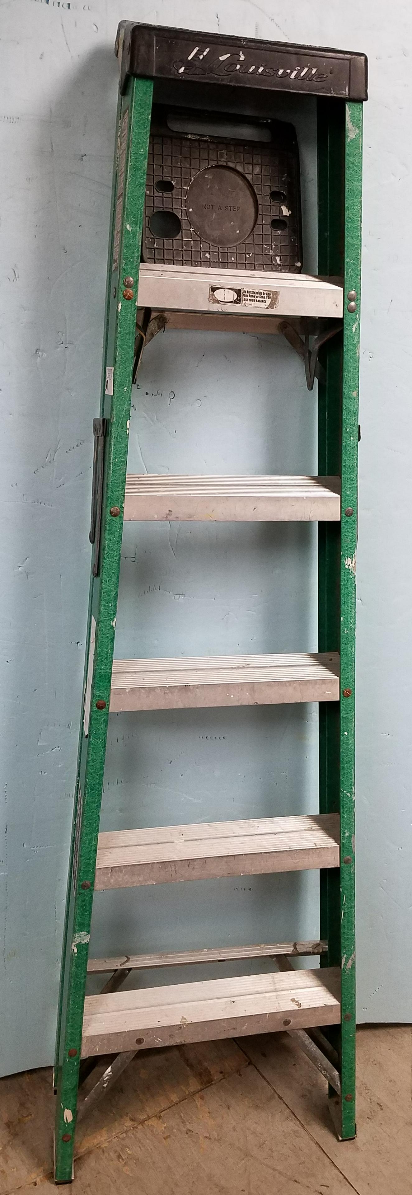 LOUISVILLE 6' STEP LADDER (1 of 4)