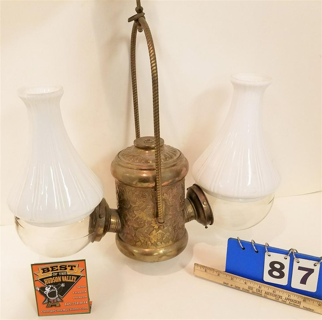 BX VICT BRASS ANGLE HANGING OIL LAMP (1 of 8)