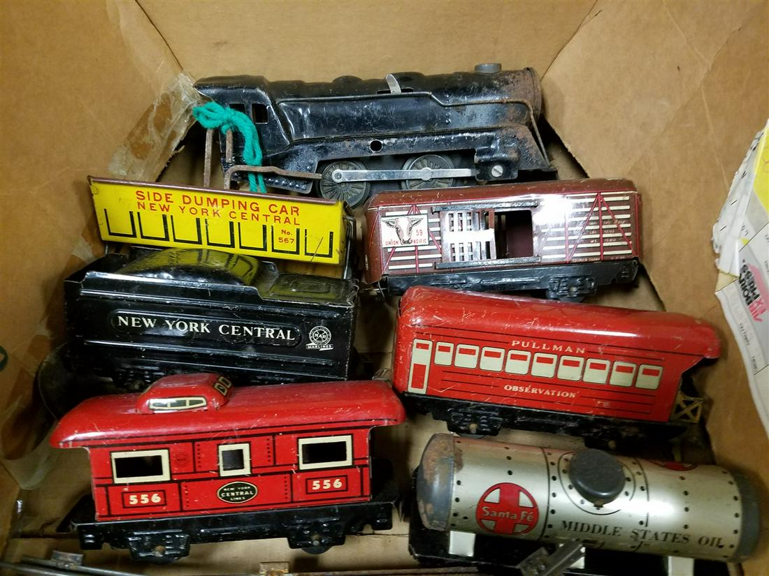 BX 7 PC MARX KEY WIND TRAIN SET W/ TRACKS (1 of 3)