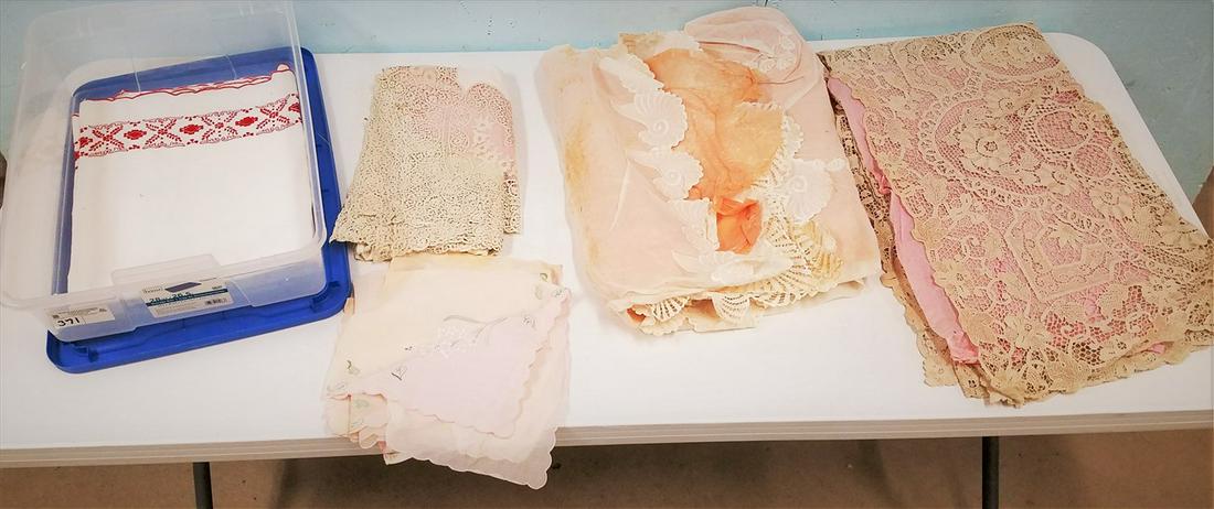 TUB LACE TABLE CLOTHS, IRISH LINENS ETC (1 of 6)