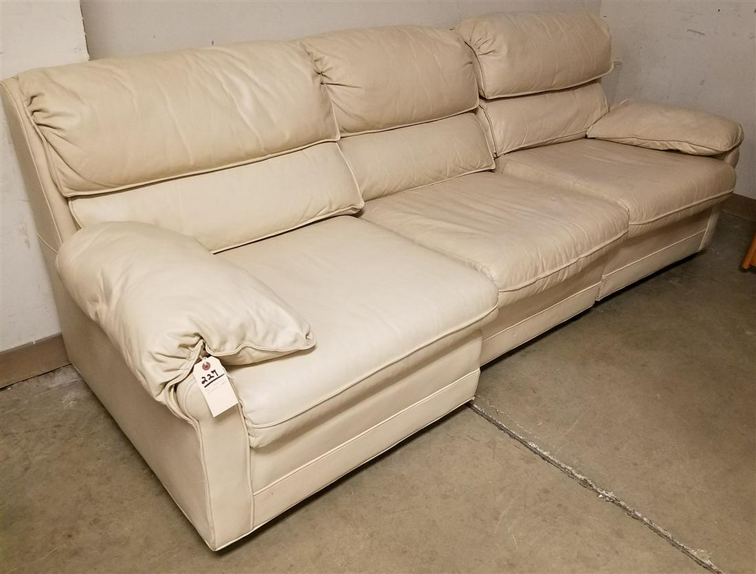 3 SECTION CLASSIC LEATHER SOFA 7'7"L X 32"H X 23"D (1 of 2)