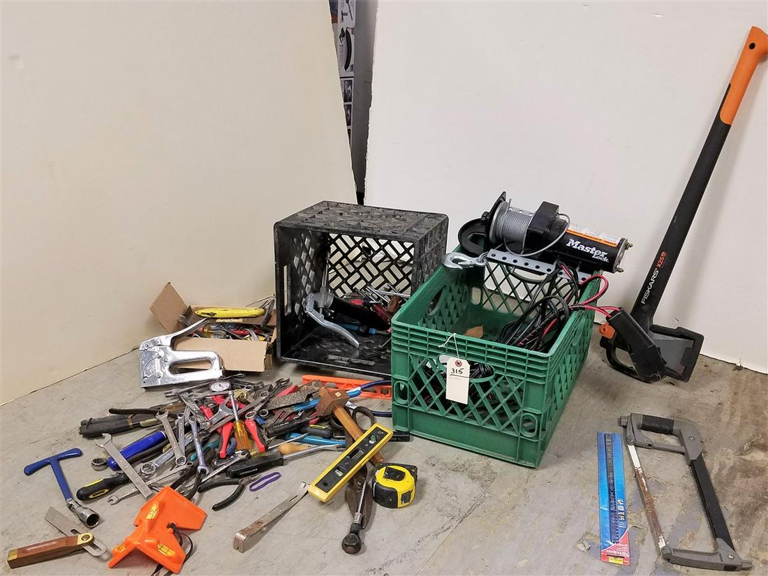 2 CRATES HAND TOOLS FISKARS X25 AX, MASTER LOCK COME (1 of 7)