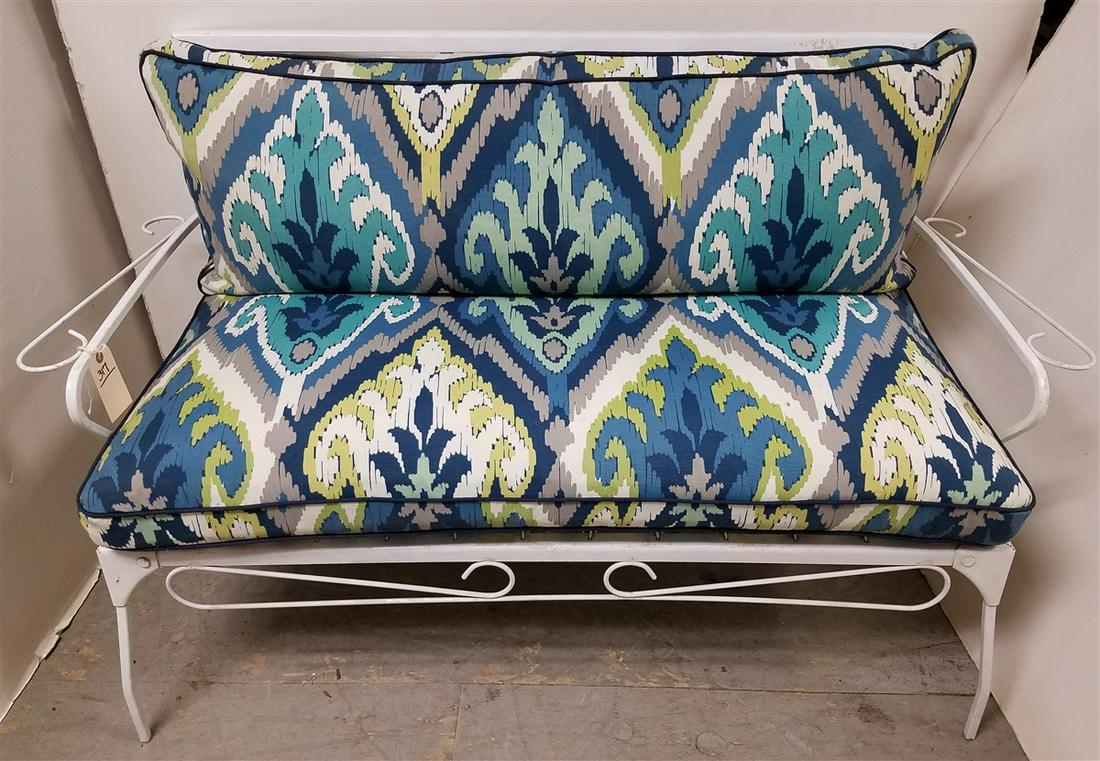 WROUGHT SETTEE: WROUGHT SETTEE