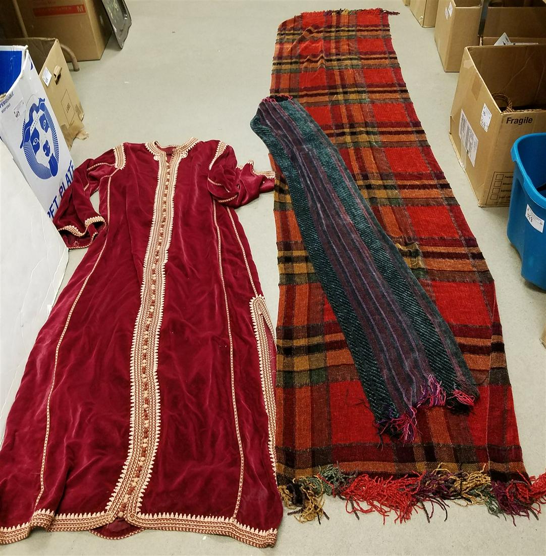 BX VELVET EMBROIDERED CAFTAN, SCONCES INCL CHENILLE,: BX VELVET EMBROIDERED CAFTAN, SCONCES INCL CHENILLE, COTTON WALL HANGING